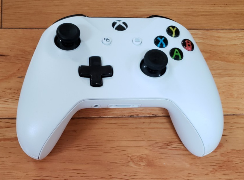Xbox One S 1TB Console 1681 White Bundle, Controller 1708 Power HDMI, IOB TESTED