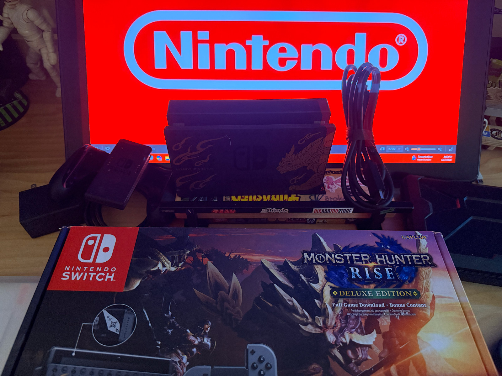Nintendo Switch Monster Hunter Rise Special Edition w Extras
