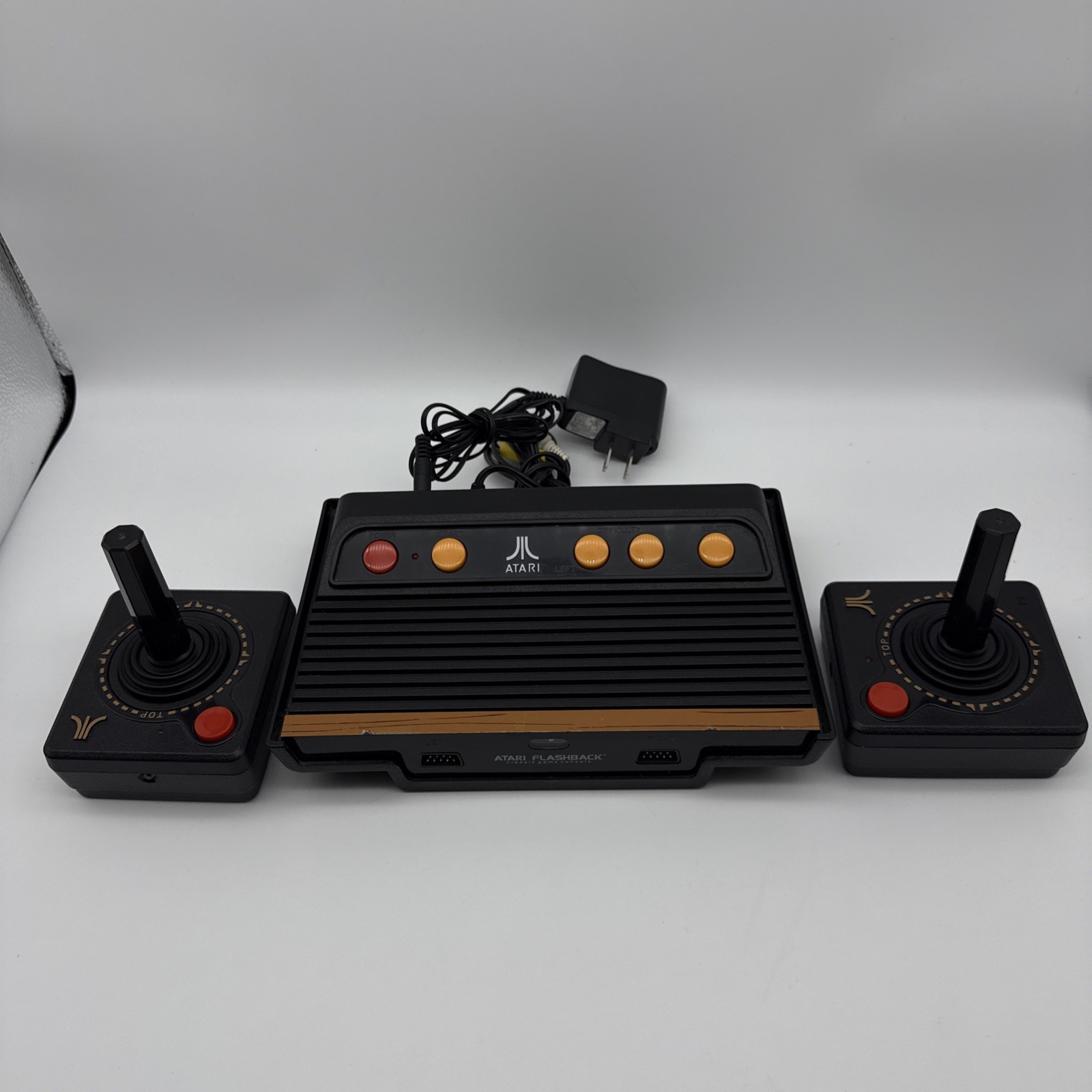 Atari Flashback 7 Classic Console 101 Built-In Games w/2 Joysticks with battery