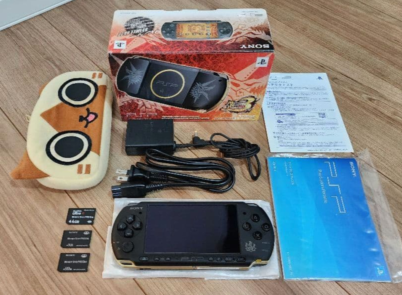 Sony PSP-3000 Console Monster Hunter 3rd Limited Region free w/soft – Excellent