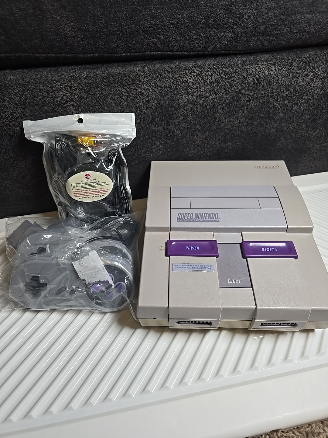 SNES Super Nintendo Entertainment System Console + Controllers And Cables
