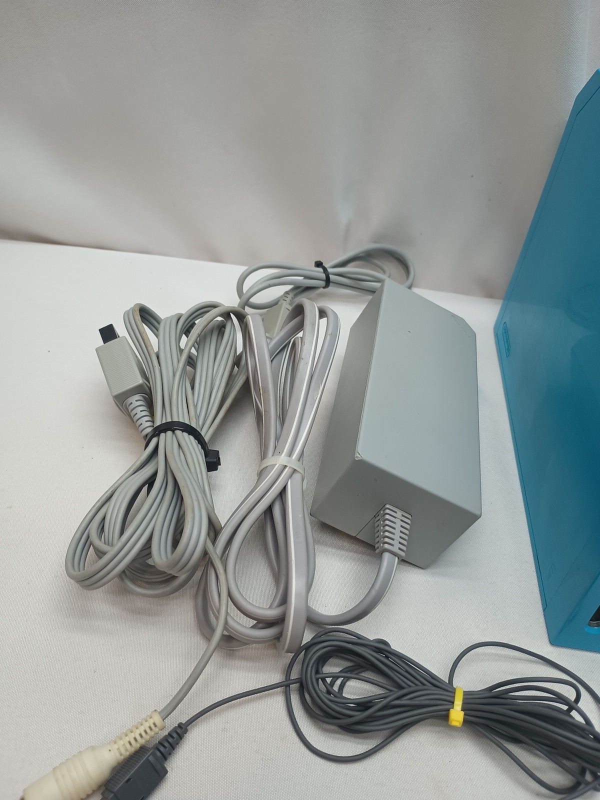 Nintendo Wii RVL-101 Blue Game Console Working No Controller Comes With Cords
