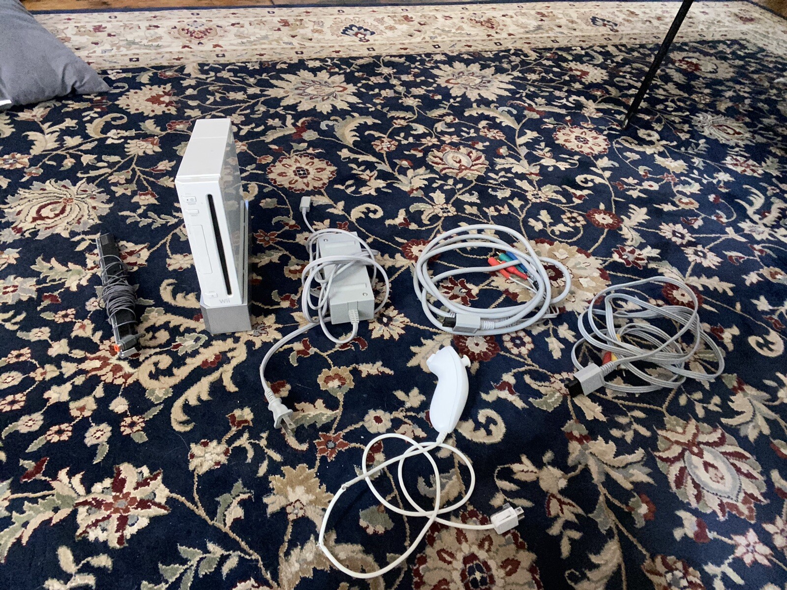 Nintendo Wii System Console White Tested. Turns On