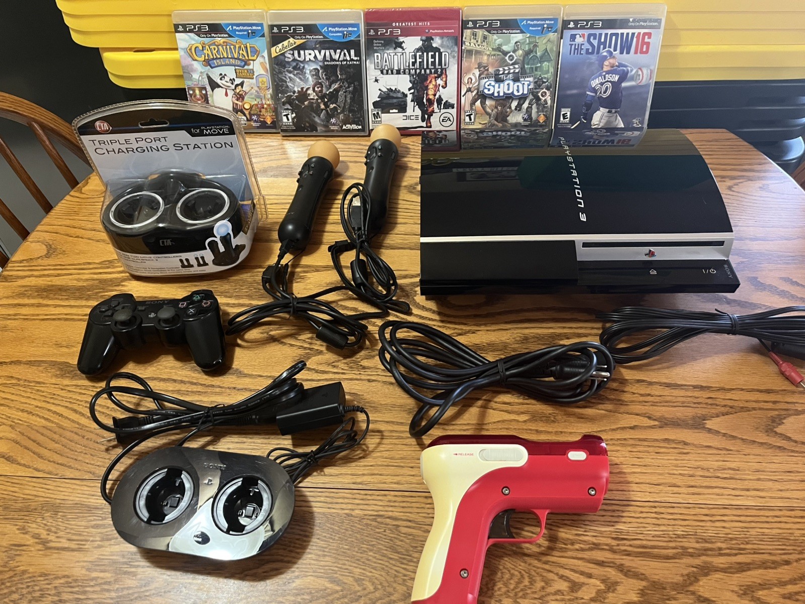 Sony PlayStation 3-40GB Fat Console Bundle w/ Controller PS Move Chargers 5 Game